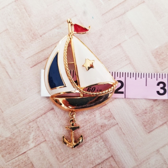 Vintage Avon Nautical Boat Brooch / Pin in Red, White & Blue - Picture 9 of 12
